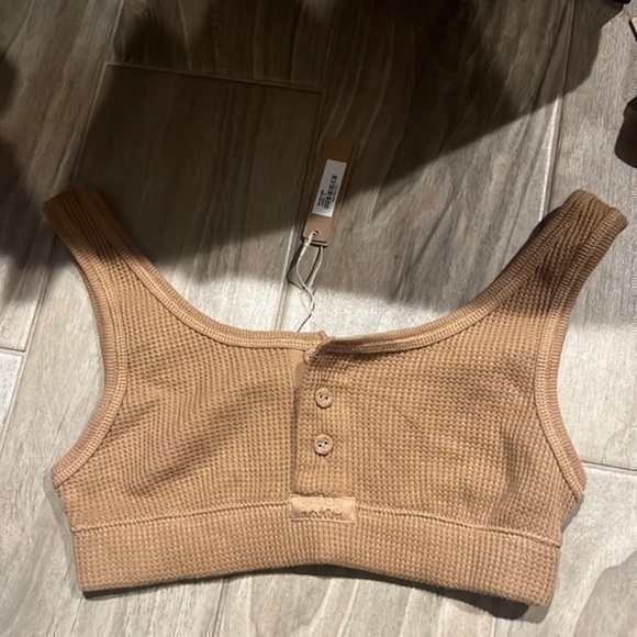 Skims - Picture 3 of 5